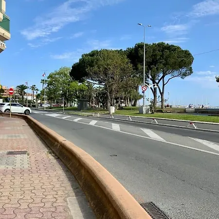 Апартаменты T2 Le Concorde Clim A 30 M De La Plage Сен-Рафаэль